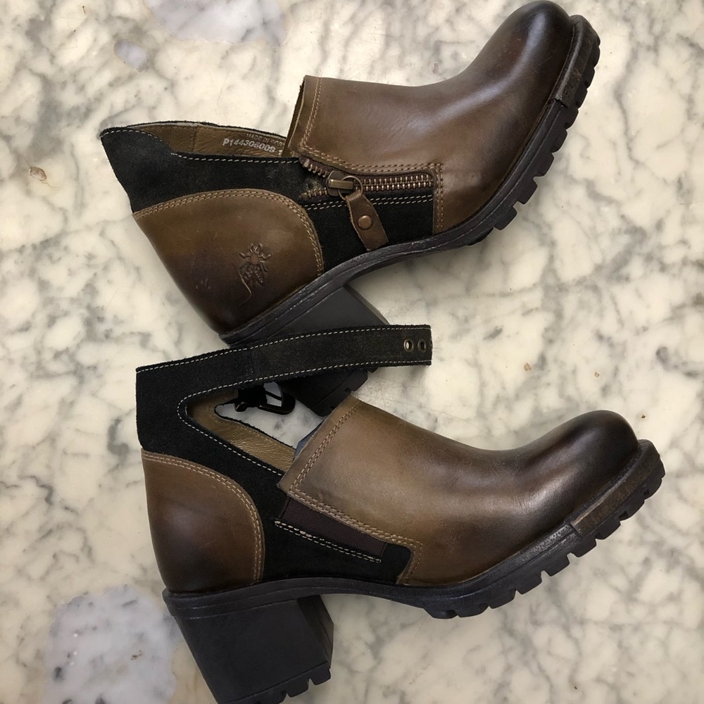 FLY - NEW London - NEW - Leather Ankle Strap Booties 38